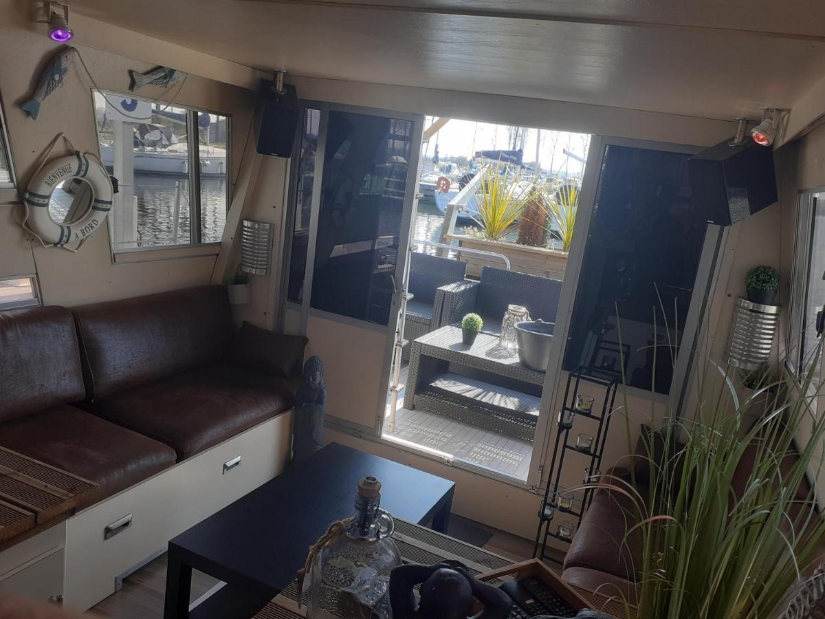 Magnifique Bateau Maison Hotel Ouistreham Exterior photo